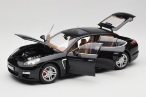 Porsche Panamera 970 Turbo Basalt Black Norev 1:18 WAP02100319 Metal - imagem 2 de 8