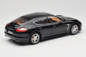 Porsche Panamera 970 Turbo Basalt Black Norev 1:18 WAP02100319 Metal - imagem 3 de 8