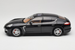 Porsche Panamera 970 Turbo Basalt Black Norev 1:18 WAP02100319 Metal - imagem 4 de 8