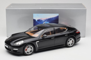 Porsche Panamera 970 Turbo Basalt Black Norev 1:18 WAP02100319 Metal - imagem 8 de 8