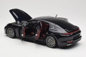 Porsche Panamera 971 Turbo S Azul Metallic Minichamps 1:18 113061075 Metal - imagem 5 de 8