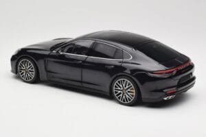 Porsche Panamera 971 Turbo S Azul Metallic Minichamps 1:18 113061075 Metal - imagem 7 de 8