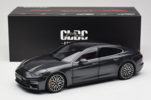 Porsche Panamera 971 Turbo S Grey Metallic Minichamps 1:18 113061073 Metal - imagem 8 de 8
