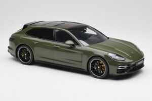 Porsche Panamera Turbo S 971 Sport Turismo Verde GT Spirit 1:18 GT447 Resina - imagem 4 de 6