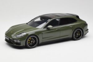 Porsche Panamera Turbo S 971 Sport Turismo Verde GT Spirit 1:18 GT447 Resina