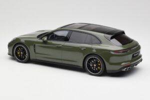 Porsche Panamera Turbo S 971 Sport Turismo Verde GT Spirit 1:18 GT447 Resina - imagem 5 de 6