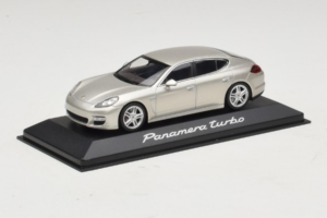 Porsche Panamera 970 Turbo Prata Minichamps 1:43 WAP02000519 Metal - imagem 2 de 5