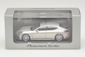 Porsche Panamera 970 Turbo Prata Minichamps 1:43 WAP02000519 Metal - imagem 5 de 5