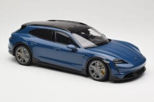 Porsche Taycan J1 Turbo S Cross Turismo Azul Minichamps 1:18 155069301 Metal - imagem 4 de 6