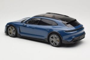 Porsche Taycan J1 Turbo S Cross Turismo Azul Minichamps 1:18 155069301 Metal - imagem 5 de 6