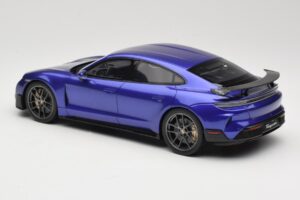 Porsche Taycan J1 Turbo GT Purple Sky Metallic GT Spirit 1:18 GT520 Resina - imagem 5 de 6