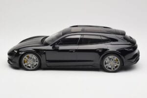 Porsche Taycan J1 Turbo S Cross Turismo Preto Minichamps 1:18 155069300 Metal - imagem 3 de 6