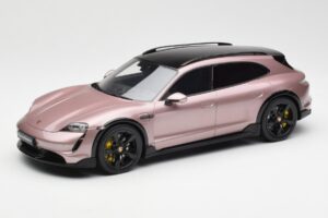 Porsche Taycan Turbo S Cross Turismo Rosa Metálico GT Spirit 1:18 GT440 Resina