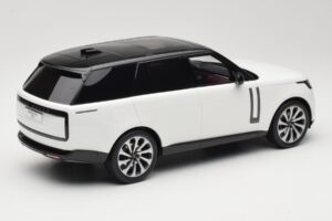 Land Rover Range Rover L460 P530 Autobiography Fuji White GT Spirit 1:18 GT533 Resina - imagem 2 de 6