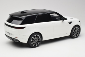 Range Rover Sport L461 P510e Fuji White GT Spirit 1:12 GT553 Resina - imagem 2 de 6