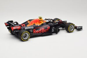Red Bull Racing Honda RB16B #11 S. Perez Mexican GP 2021 Minichamps 1:18 110211911 Metal - imagem 2 de 6