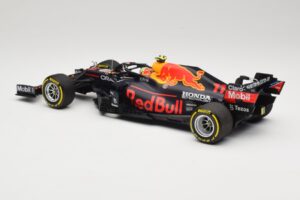 Red Bull Racing Honda RB16B #11 S. Perez Mexican GP 2021 Minichamps 1:18 110211911 Metal - imagem 5 de 6