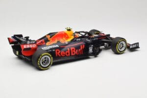 Red Bull Racing RB16 #23 A. Albon 4th Place Styrian GP 2020 Minichamps 1:18 110200223 Metal - imagem 2 de 6