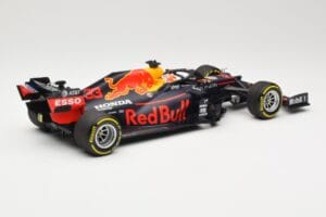 Red Bull Racing RB16 #33 M. Verstappen 3rd Place Styrian GP 2020 Minichamps 1:18 110200233 Metal - imagem 2 de 6