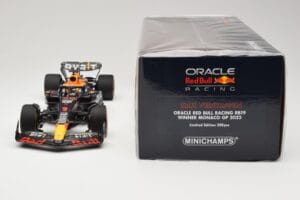 Red Bull Racing RB19 #1 M. Verstappen Winner Monaco GP 2023 Minichamps 1:18 110230701 Metal - imagem 6 de 6