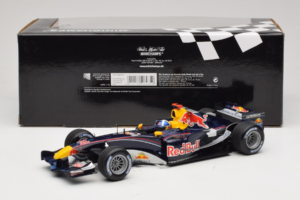 Red Bull RB1 Cosworth #14 D. Coulthard Red Bull Racing Showcar 2005 Minichamps 1:18 100050084 Metal - imagem 6 de 7