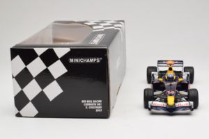 Red Bull RB1 Cosworth #14 D. Coulthard Red Bull Racing Showcar 2005 Minichamps 1:18 100050084 Metal - imagem 7 de 7