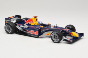 Red Bull RB1 Cosworth #14 D. Coulthard Red Bull Racing Showcar 2005 Minichamps 1:18 100050014 Metal - imagem 4 de 6