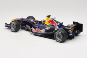 Red Bull RB1 Cosworth #15 C. Klien Red Bull Racing Showcar 2005 Minichamps 1:18 100050085 Metal - imagem 5 de 7
