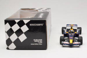 Red Bull RB1 Cosworth #15 C. Klien Red Bull Racing Showcar 2005 Minichamps 1:18 100050085 Metal - imagem 7 de 7