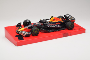 Red Bull RB18 #1 M. Verstappen Oracle Red Bull Racing Japanese Grand Prix Winner World Champion 2022 Minichamps 1:18 11322280 - imagem 2 de 7