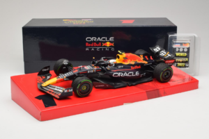 Red Bull RB18 #1 M. Verstappen Oracle Red Bull Racing Japanese Grand Prix Winner World Champion 2022 Minichamps 1:18 11322280 - imagem 7 de 7