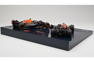 Red Bull RB19 Honda RBPT #1 M. Verstappen Oracle Red Bull Racing Qatar Grand Prix World Champion 2023 Minichamps 1:18 1122318 - imagem 5 de 6