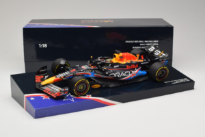 Red Bull RB19 #1 M. Verstappen Oracle Red Bull Racing United States Grand Prix Winner World Champion 2023 Minichamps 1:18 113 - imagem 7 de 7
