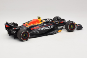 Red Bull RB19 #11 S. Perez Oracle Red Bull Racing Saudi Arabian Grand Prix Winner 2023 Minichamps 1:18 110230111 Resina - imagem 2 de 6
