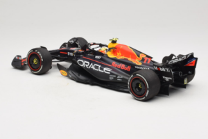 Red Bull RB19 #11 S. Perez Oracle Red Bull Racing Saudi Arabian Grand Prix Winner 2023 Minichamps 1:18 110230111 Resina - imagem 5 de 6