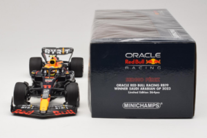 Red Bull RB19 #11 S. Perez Oracle Red Bull Racing Saudi Arabian Grand Prix Winner 2023 Minichamps 1:18 110230111 Resina - imagem 6 de 6