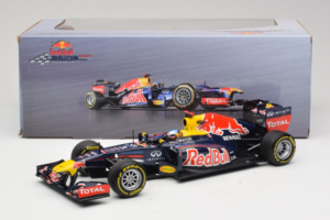 Red Bull RB8 Renault #1 S. Vettel Red Bull Racing Showcar 2012 Minichamps 1:18 110120071 Metal - imagem 7 de 7