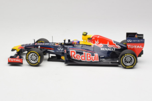 Red Bull RB8 Renault #2 M. Webber Red Bull Racing Showcar 2012 Minichamps 1:18 110120072 Metal - imagem 3 de 7