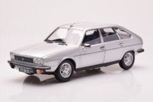 Renault 30 TX Prata Norev 1:18 185272 Metal