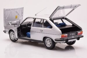 Renault 30 TX Prata Norev 1:18 185272 Metal - imagem 5 de 8