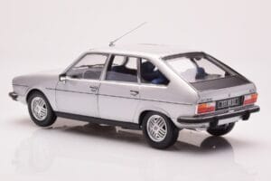 Renault 30 TX Prata Norev 1:18 185272 Metal - imagem 7 de 8