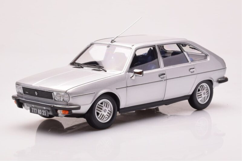 Renault 30 TX Prata Norev 1:18 185272 Metal