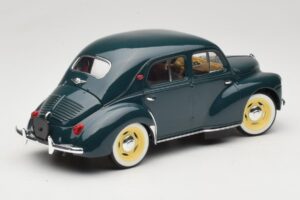 Renault 4CV Verde Solido 1:18 8047 Metal - imagem 2 de 6