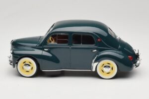 Renault 4CV Verde Solido 1:18 8047 Metal - imagem 3 de 6