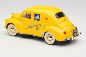 Renault 4CV Michelin Yellow Solido 1:18 82002 Metal - imagem 5 de 6