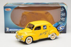 Renault 4CV Michelin Yellow Solido 1:18 82002 Metal - imagem 6 de 6