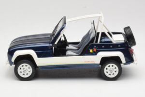 Renault 4L JP4 Azul Otto 1:18 OT212 Resina - imagem 3 de 6