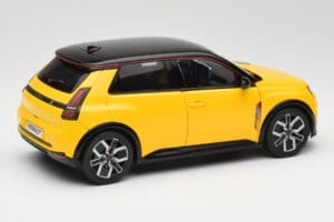 Renault 5 E-Tech Pop Amarelo & Preto Norev 1:18 185500 Metal - imagem 4 de 8