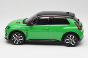 Renault 5 E-Tech Electric Pop Verde & Preto Norev 1:18 185502 Metal - imagem 4 de 8