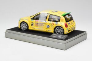 Renault Clio Sport #2 E. Rangoni Renault Clio Trophy Winner 2000 Universal Hobbies 1:18 7711218616 Metal - imagem 5 de 6